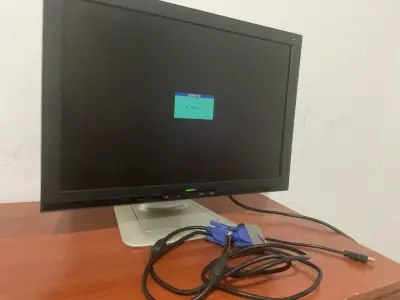 Monitor LCD Olidata 19 pulgadas con cables - miniatura 2