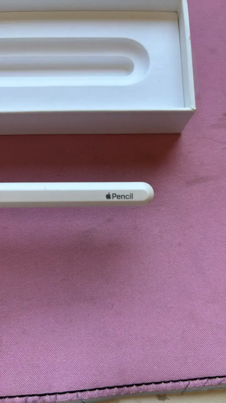 Apple Pencil de segunda generación en buen estado - 2