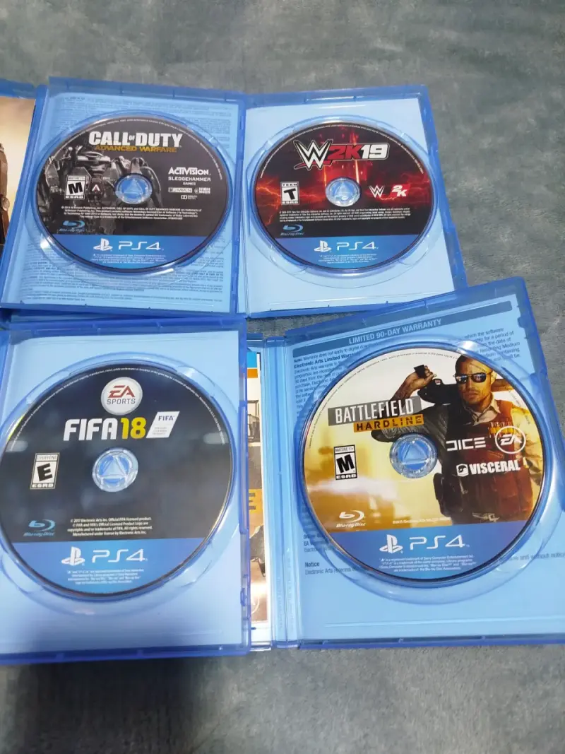 Lote de 4 juegos ps4 - 2
