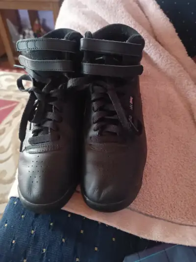 Zapatillas negras de cuero Reebok para hombre - miniatura 1