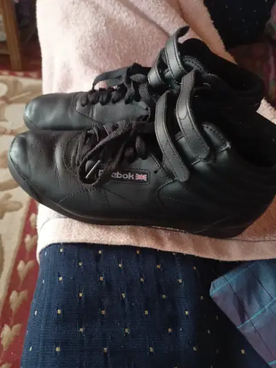 Zapatillas negras de cuero Reebok para hombre - miniatura 2