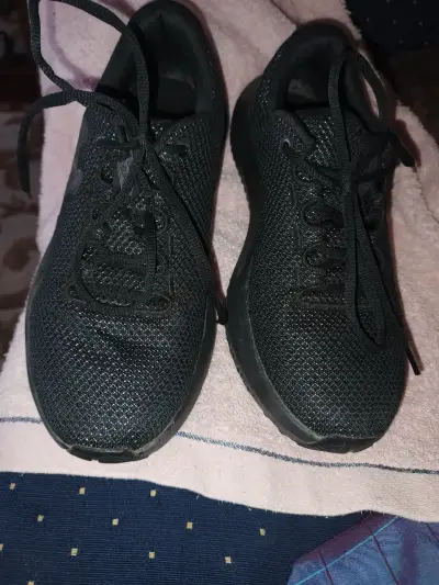 Zapatillas deportivas negras Under Armour para hombre - miniatura 2