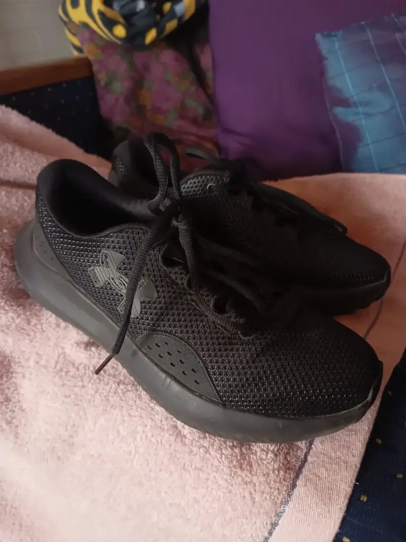 Zapatillas deportivas negras Under Armour para hombre - 3
