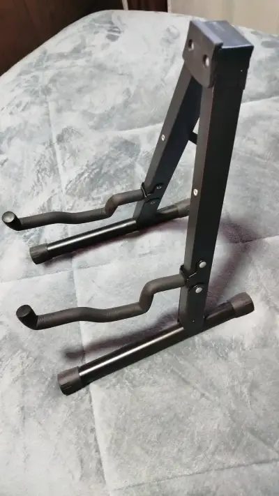 Soporte plegable para guitarra o bajo - miniatura 1