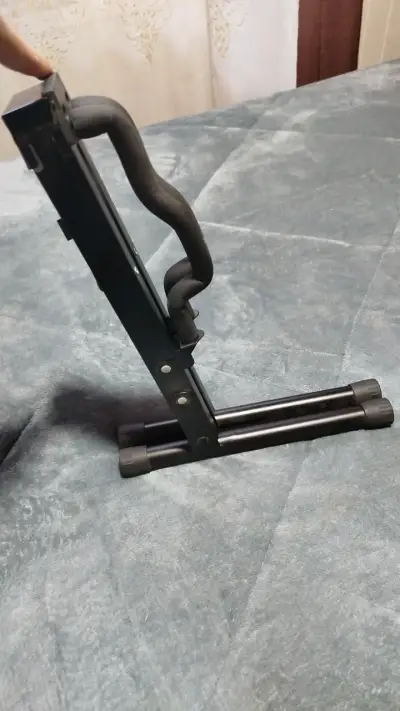 Soporte plegable para guitarra o bajo - miniatura 4