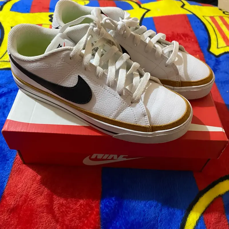 Zapatillas Nike Court Legacy Talla 39 - 1