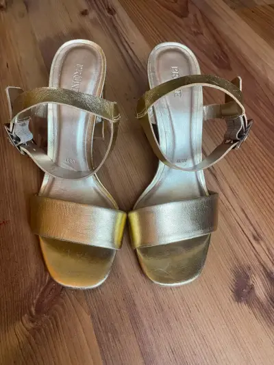 Sandalias doradas de tacón alto Prüne - miniatura 3