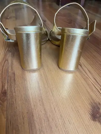 Sandalias doradas de tacón alto Prüne - miniatura 4