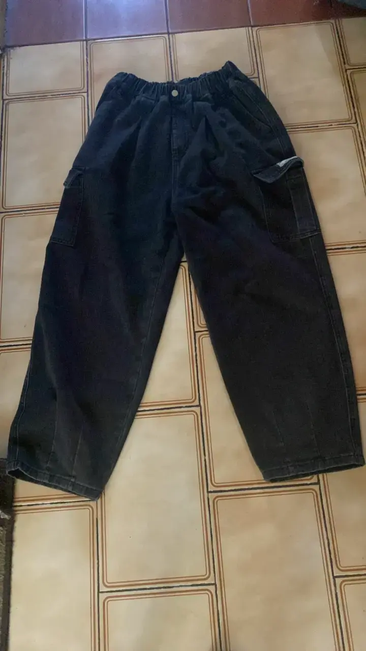 Pantalones cargo negros para hombre - 1