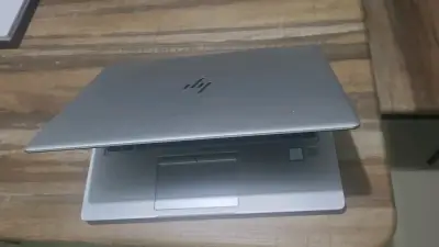 Laptop HP EliteBook con Intel Core i7 - miniatura 4