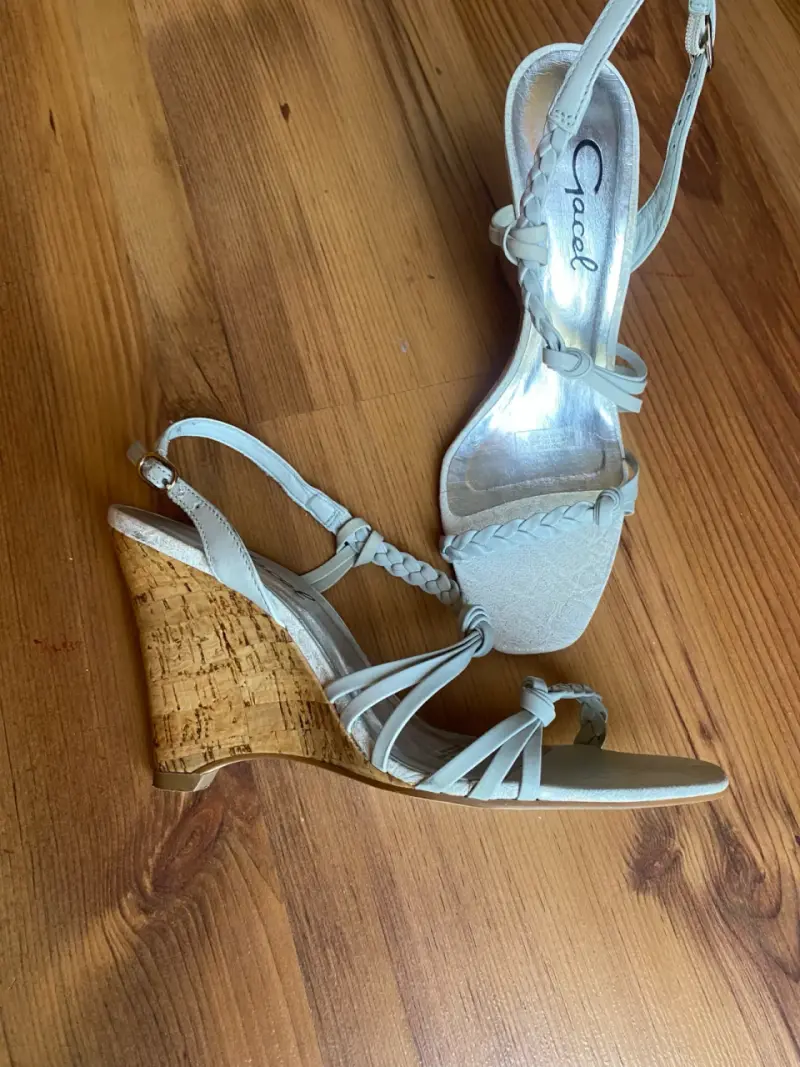 Sandalias de cuña Gracel color gris - 1