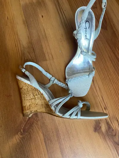 Sandalias de cuña Gracel color gris - miniatura 1