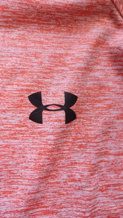 Polera deportiva Under Armour HeatGear coral - miniatura 2