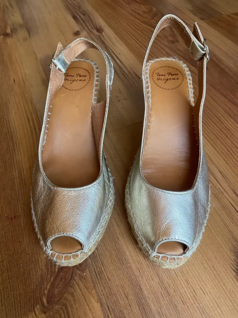 Sandalias de cuña doradas Toni Pons - 2