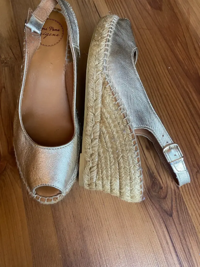 Sandalias de cuña doradas Toni Pons - 3