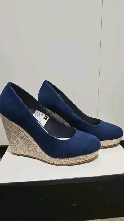 Zapatos de cuña azul marino con plantilla de cuero - miniatura 2