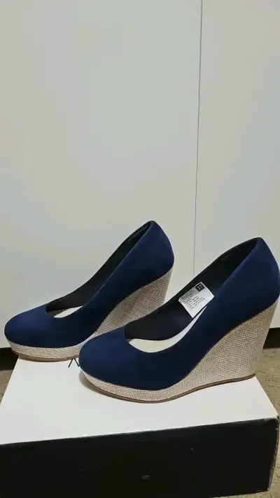 Zapatos de cuña azul marino con plantilla de cuero - miniatura 3