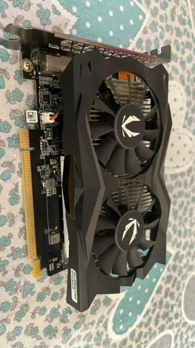 Tarjeta gráfica Zotac GeForce GTX 1650 4GB Vram - miniatura 1