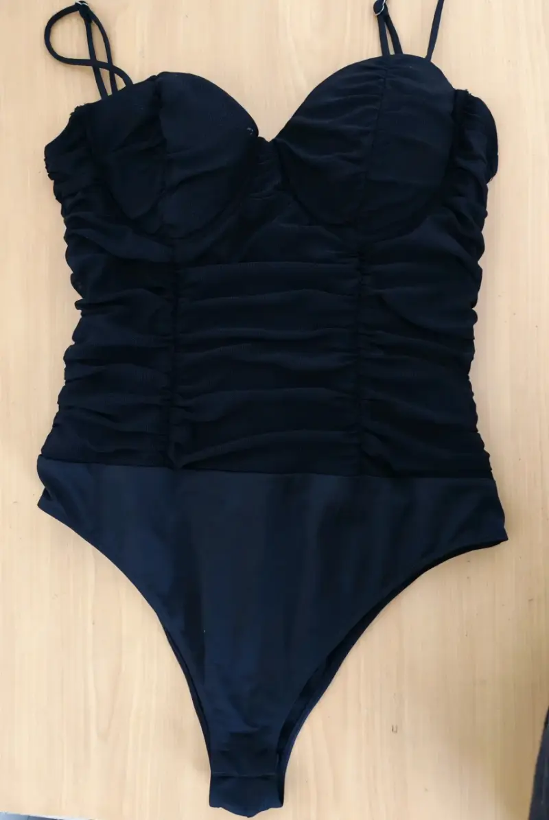 Body negro con diseño fruncido Lulus - 1