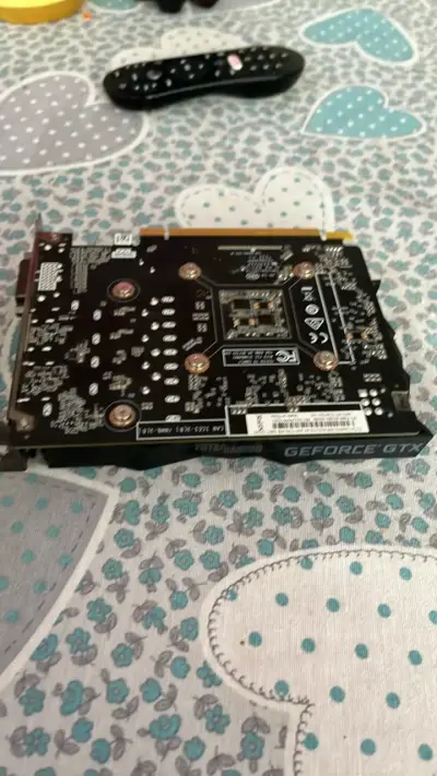 Tarjeta gráfica Zotac GeForce GTX 1650 4GB Vram - miniatura 4