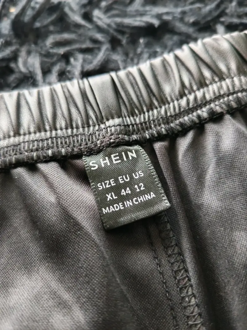 Falda corta negra con cierre lateral Shein - 2
