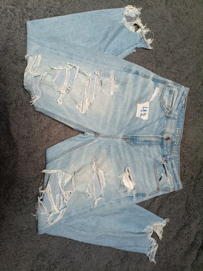 Jeans rasgados azul claro para mujer