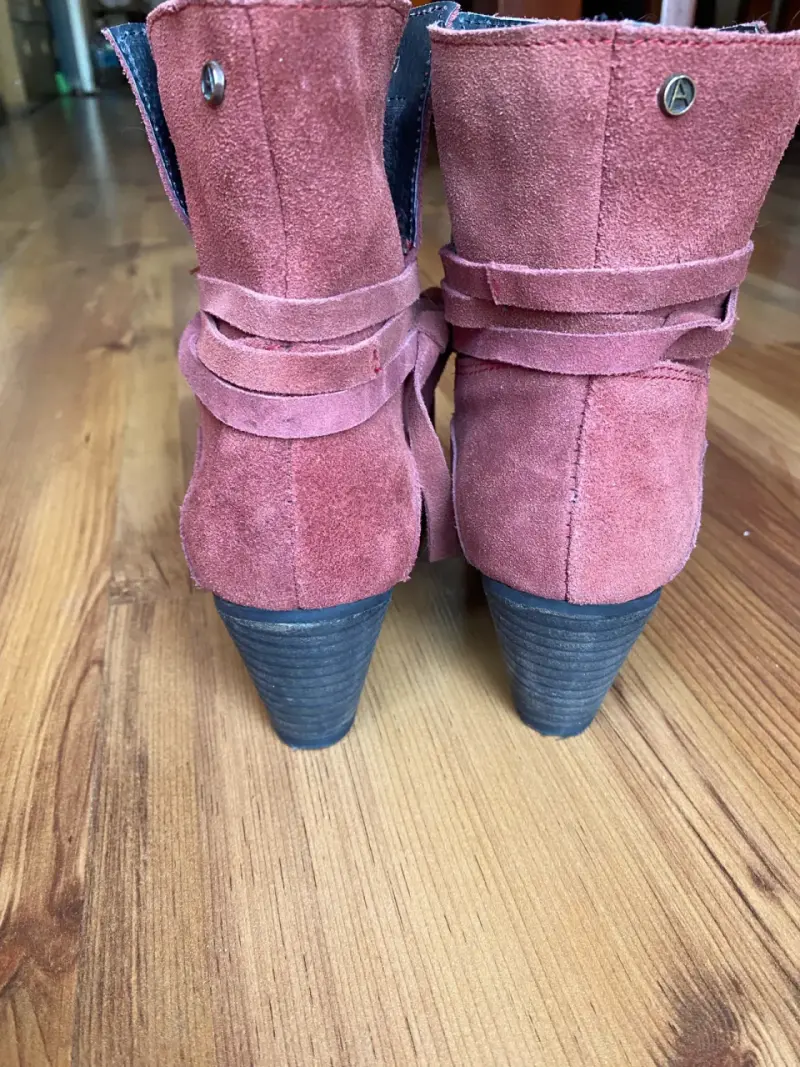 Botines de gamuza rosados con tacón grueso - 3