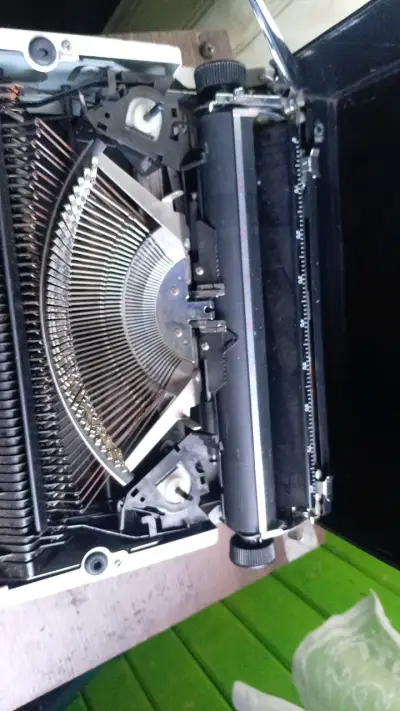 Máquina de escribir portátil Silver Seiko vintage - miniatura 3