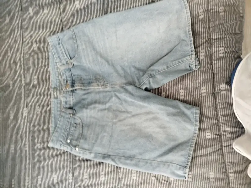 Shorts de mezclilla azul claro para hombre - 2
