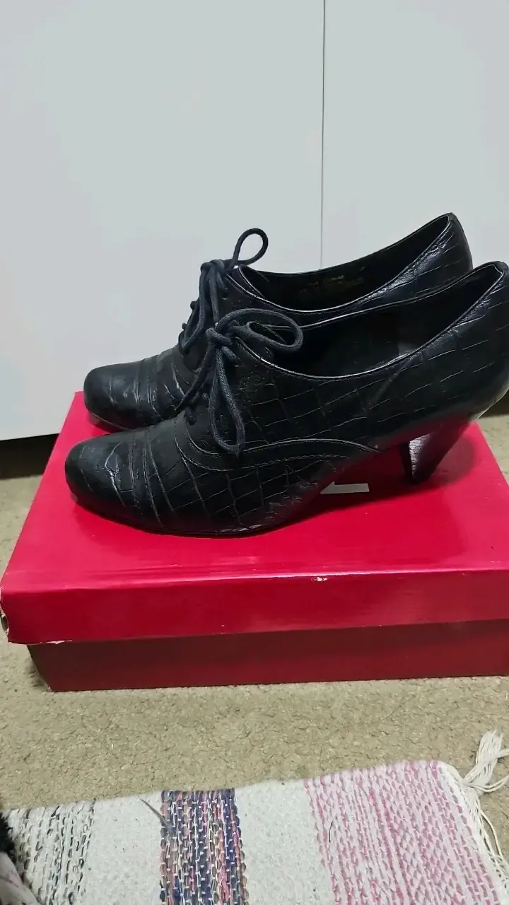 Zapatos de tacón negro estilo cocodrilo Go Clacel - 2