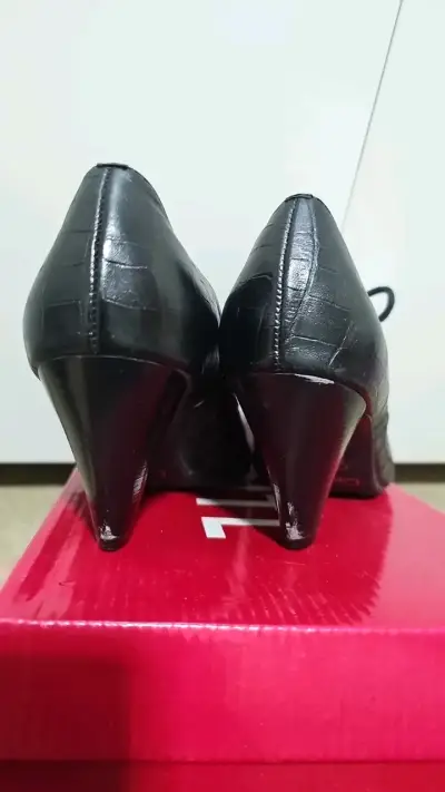 Zapatos de tacón negro estilo cocodrilo Go Clacel - miniatura 3