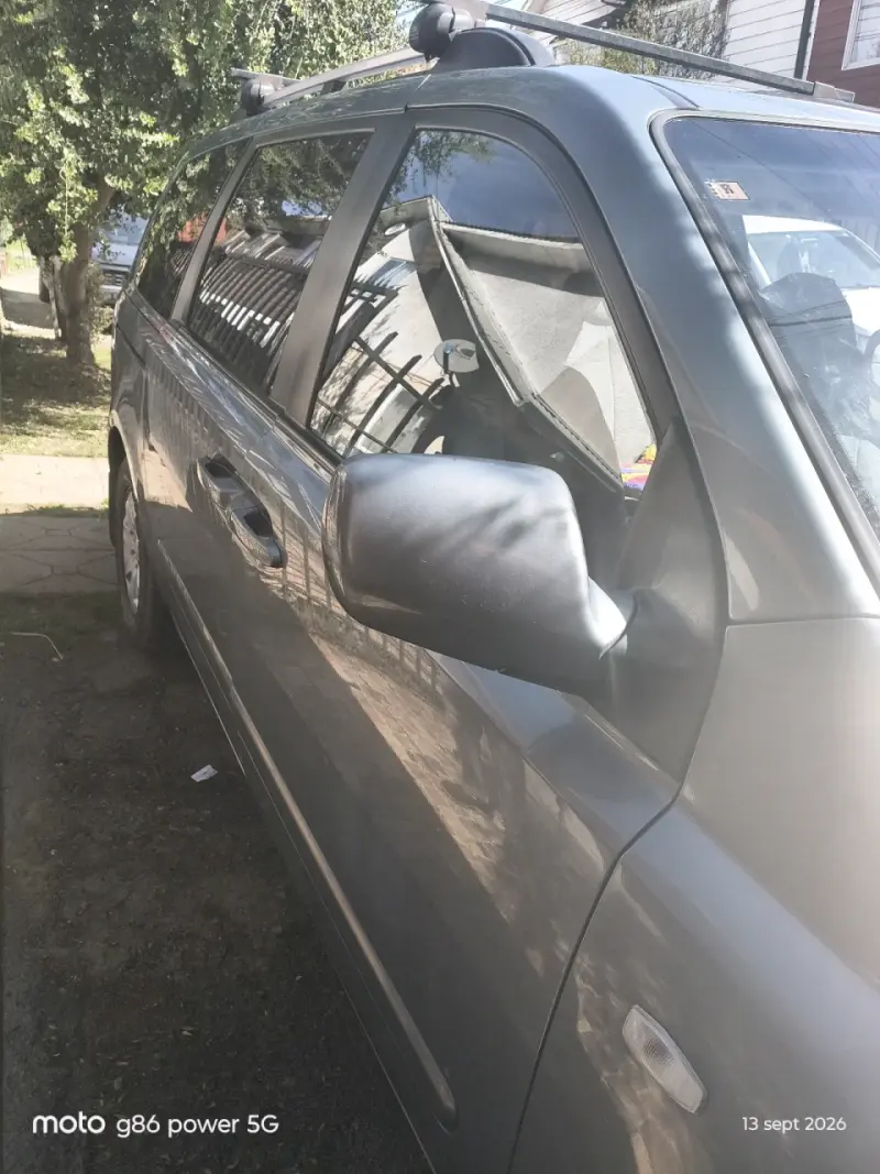 Kia grand Carnival 2009 exelente estado - 2