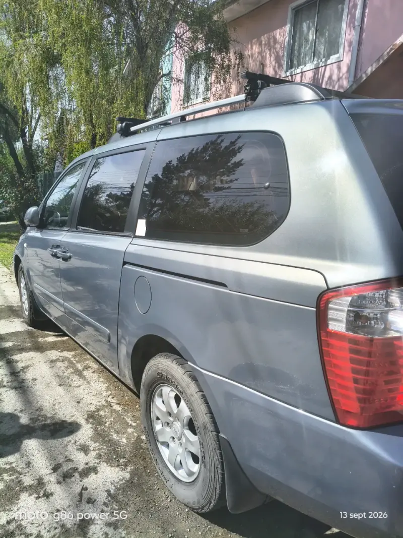 Kia grand Carnival 2009 exelente estado - 3