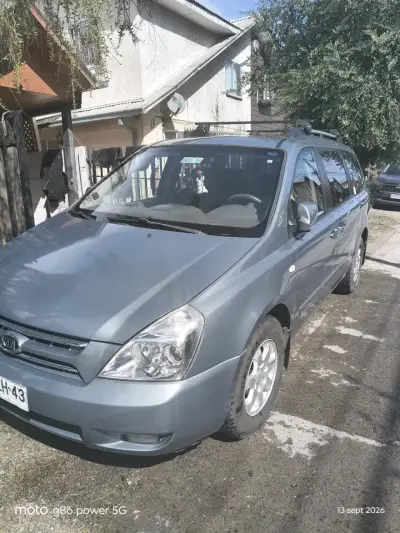 Kia grand Carnival 2009 exelente estado - miniatura 4