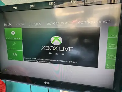 Consola Xbox 360 4GB con juegos y controles - miniatura 5