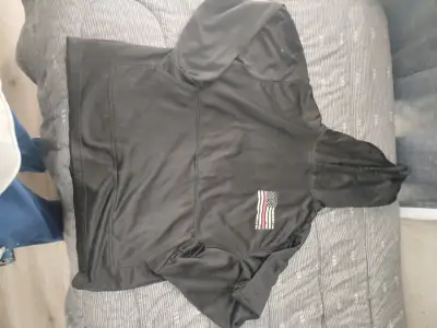 Polerón negro con bandera americana estampada - miniatura 2