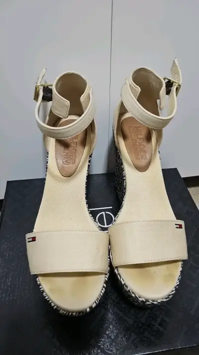 Sandalias de cuña beige Tommy Hilfiger - miniatura 2