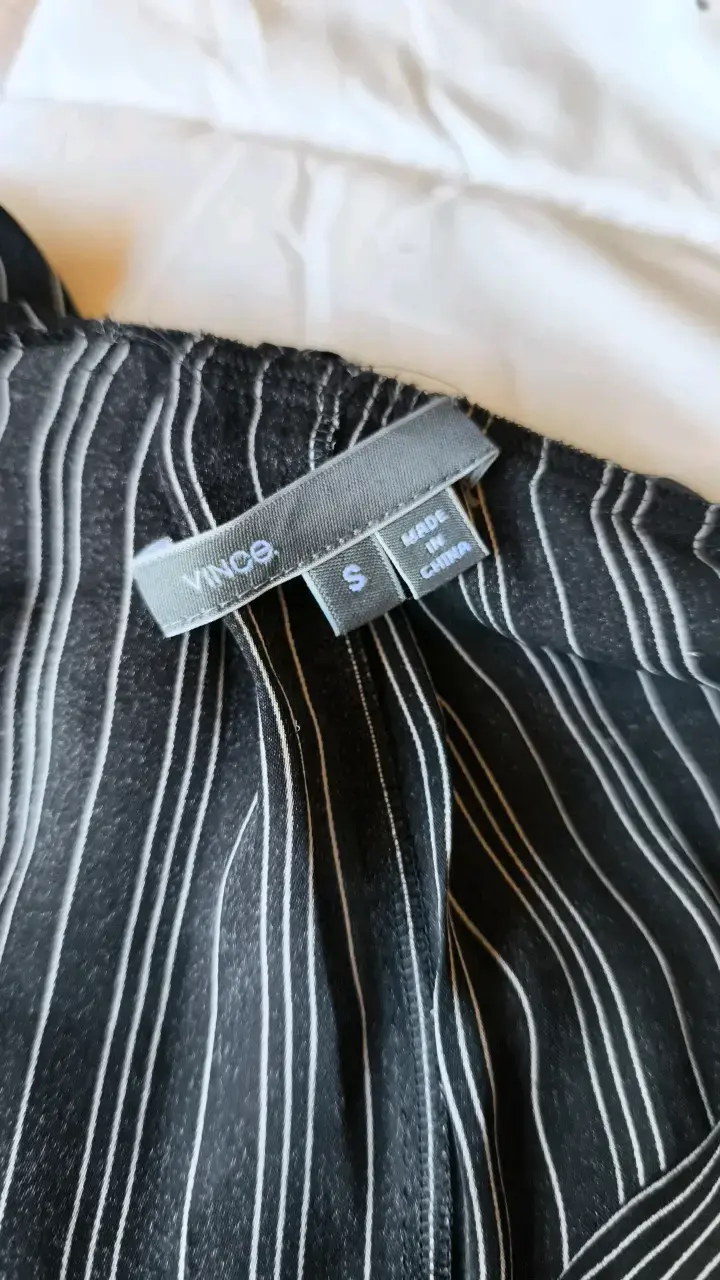 Blusa negra a rayas para mujer talla S - 4