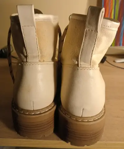 Botas de cuero beige con cordones - miniatura 2