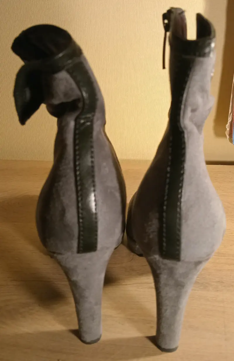 Botines de gamuza gris con tacón alto - 3