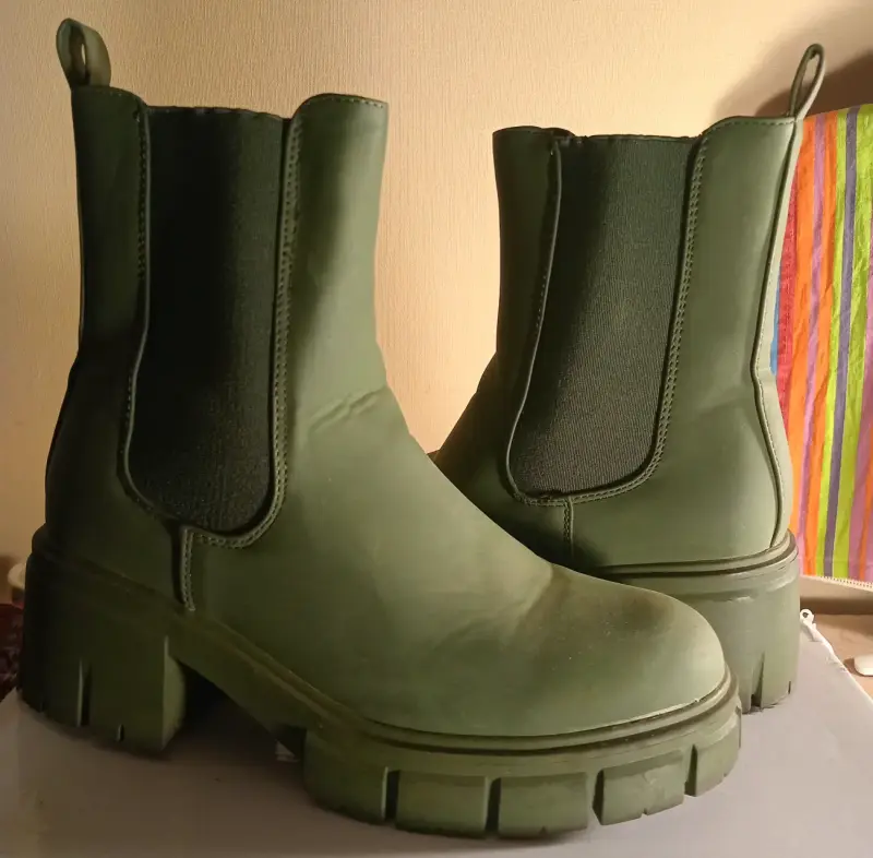 Botas Chelsea verdes con plataforma gruesa - 1