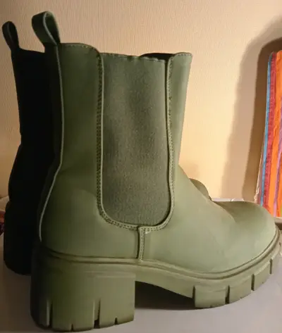 Botas Chelsea verdes con plataforma gruesa - miniatura 2