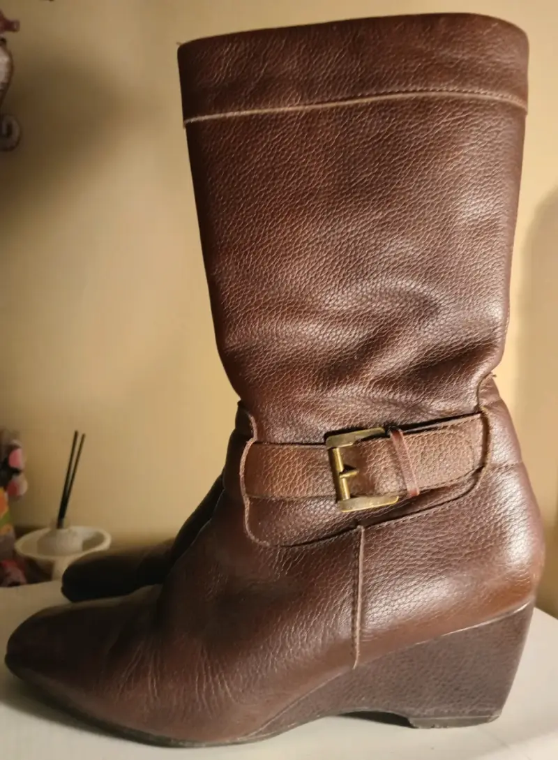 Botas de cuero marrón con tacón bajo - 2