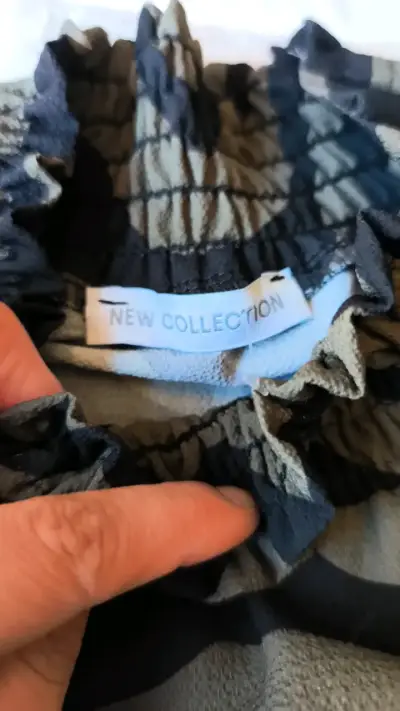 Blusa estampado animal print con cuello fruncido - miniatura 4