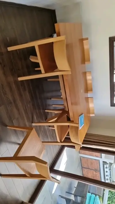 Juego de comedor de madera para seis personas - miniatura 1