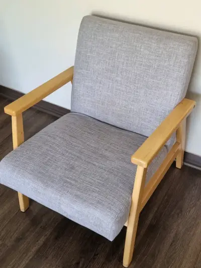 Par de Sillónes de madera con tapiz gris moderno - miniatura 2