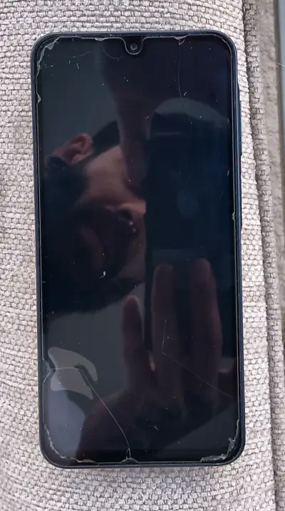 Samsung A16 5G 128GB con detalle en vidrio - miniatura 2