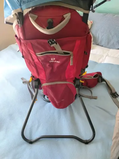Mochila portabebés Deuter Kid Comfort roja - miniatura 5
