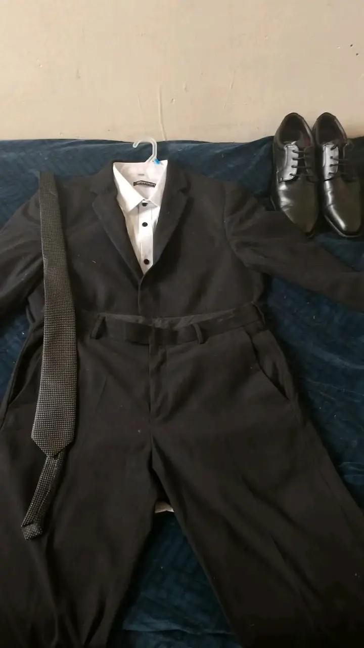 Traje formal negro con camisa y corbata talla L‼️ - 1
