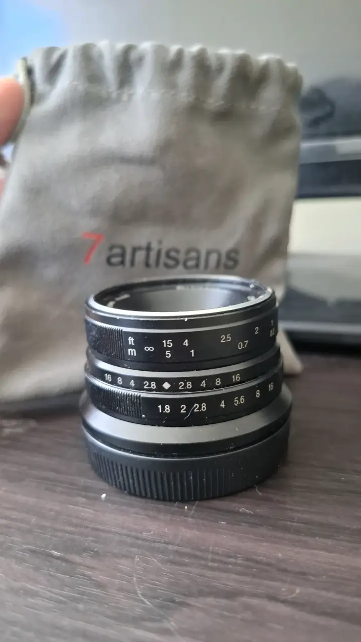 Lente 7artisans 25mm f/1.8 para cámaras - 1